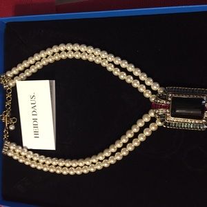 Heidi Daus simulated pearl necklace